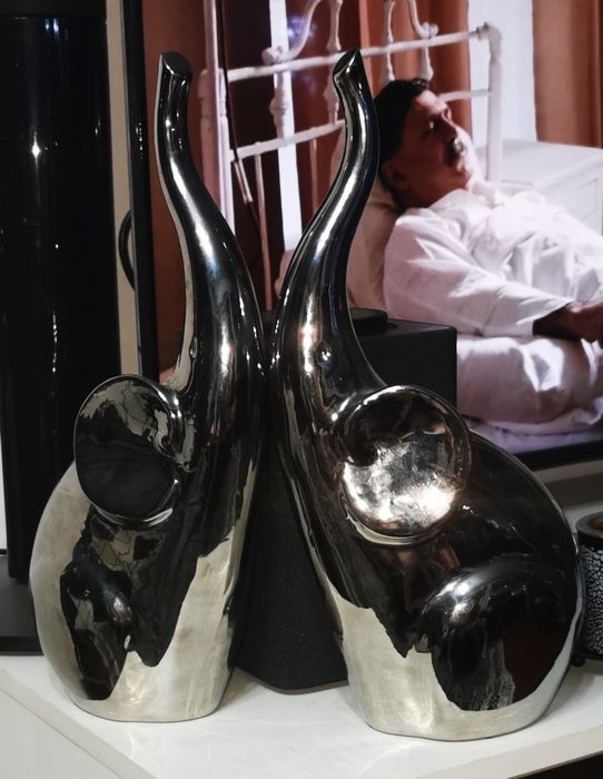 Большие статуэтки слонов