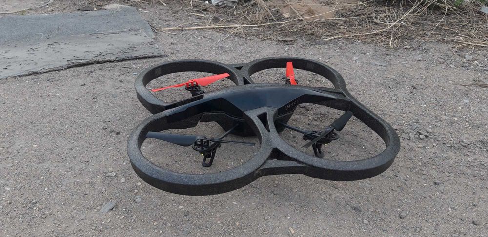 Продам квадрокоптер Parrot AR.Drone 2.0 Power Edition.