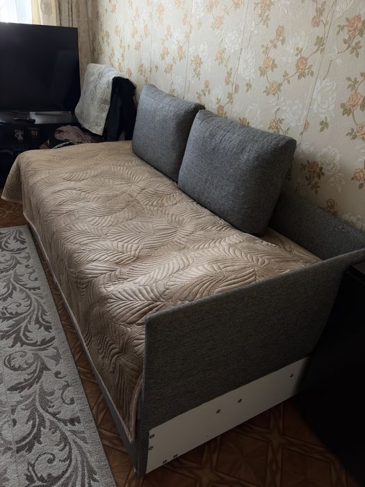 Диван, с отделениями