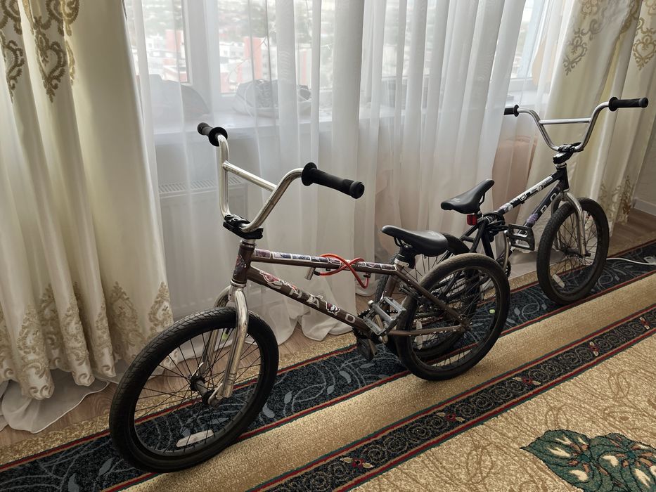 Продам 2 велика по цене одного