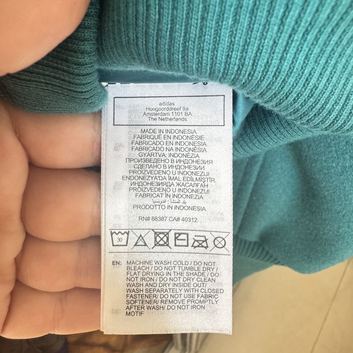 Jacketa adidas noua