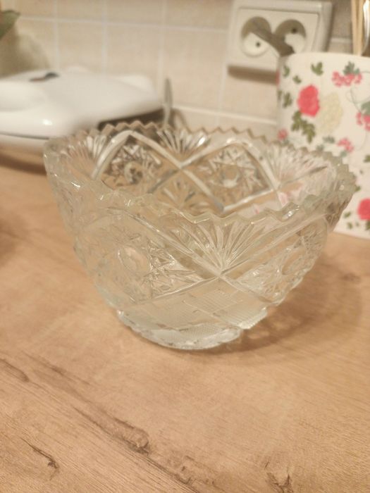 Продам хрустальные салатницы