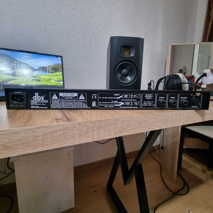 Микрофонный предусилитесь dbx 286s