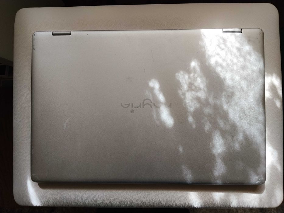 Myria 8312 (2-in-1 notebook), 256 Gb ssd 13,3 inch FullHD Touchscreen