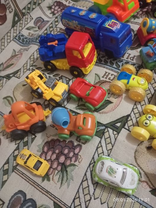 Машинки игрушки для малышей