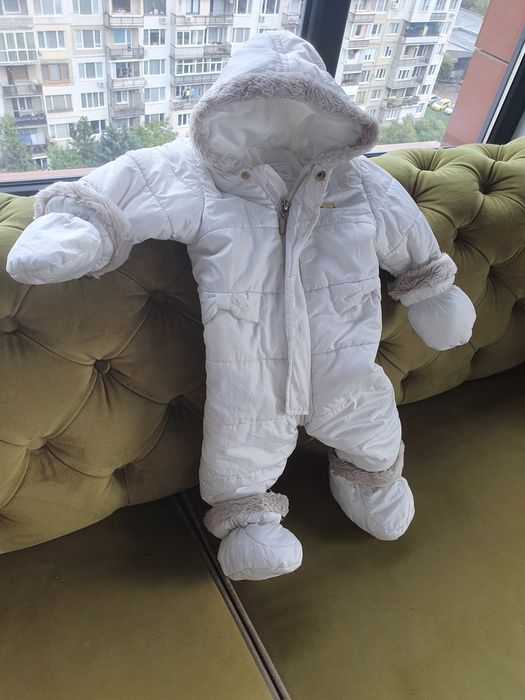 Космонавт за бебе 6 месеца