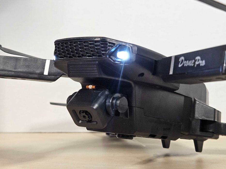 Сгъваем дрон E88 Pro с камера – комплект с куфар и дистанционно