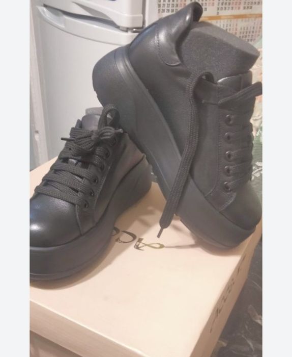 Продам срочно полуботиночки,  Ботинки