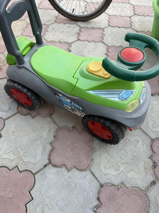 Машинка  каталка