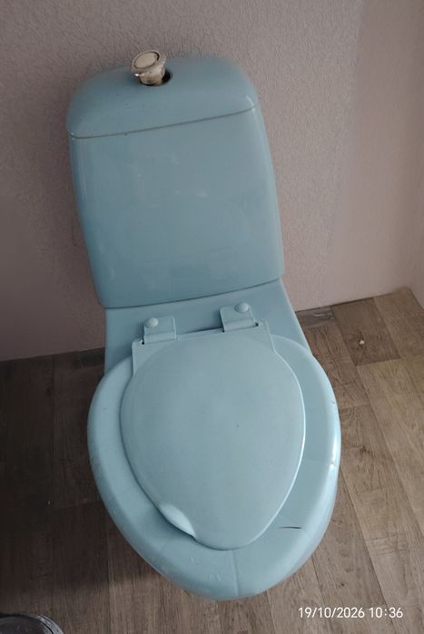 Унитаз для дома продам