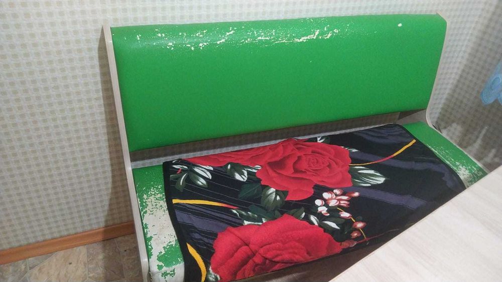 продам кухонный уголок