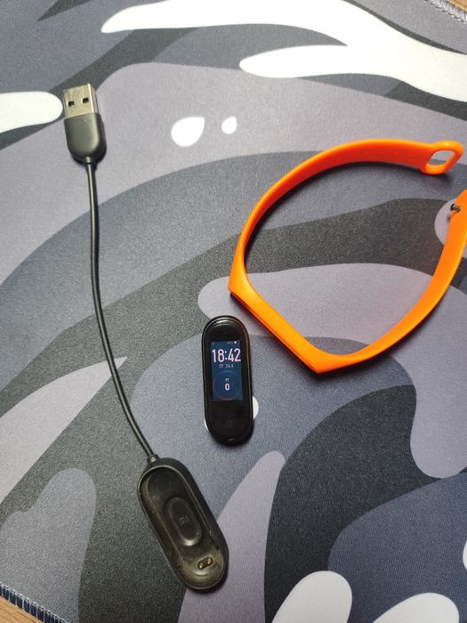 Mi band 4 в хорошем состоянии