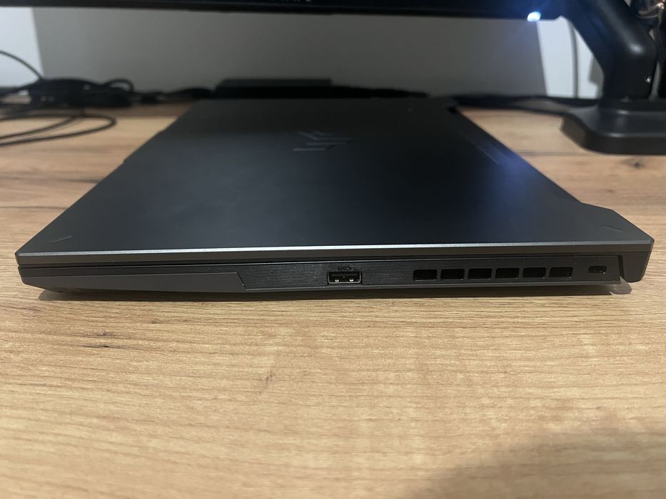 Asus Tuf Gaming A15 - Ryzen 9 8945 | RTX 4060 | 2 TB | 32 RAM | 144hz