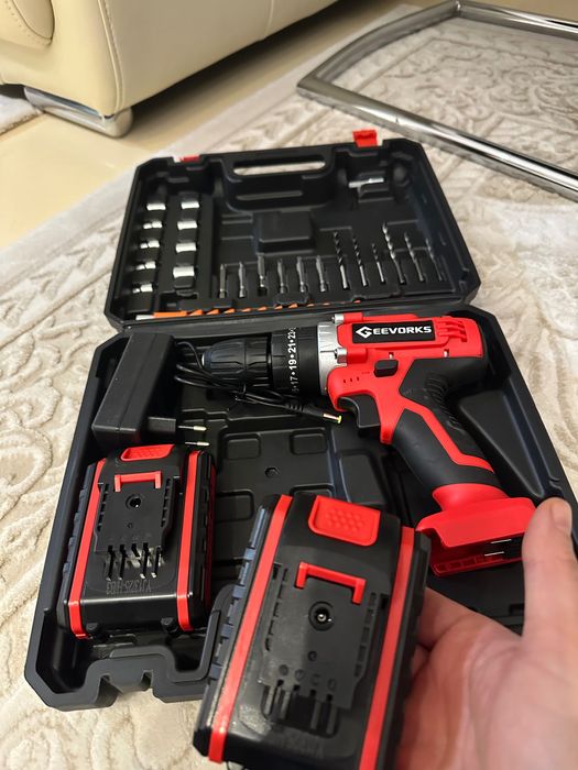 Bormasina autofiletanta set nou de masina insurubat 2 acumulatori