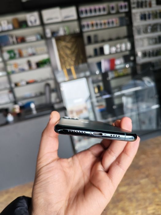 Iphome 11 pro max 64GB ideal karopka nasiya va naxt savdo
