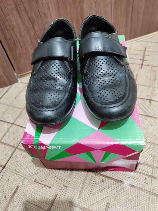 Продам туфли в школу