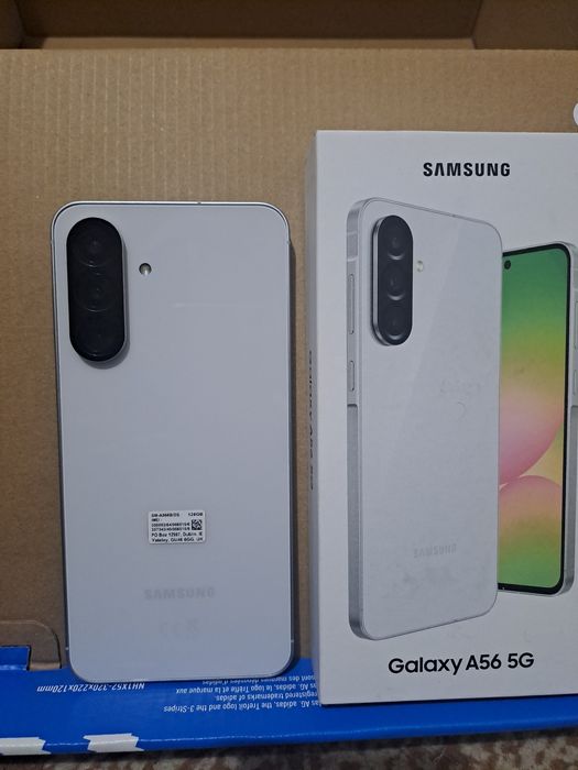 Samnsug galxi a56 5g nou vine cu toate acesorile si o pereche de casti.