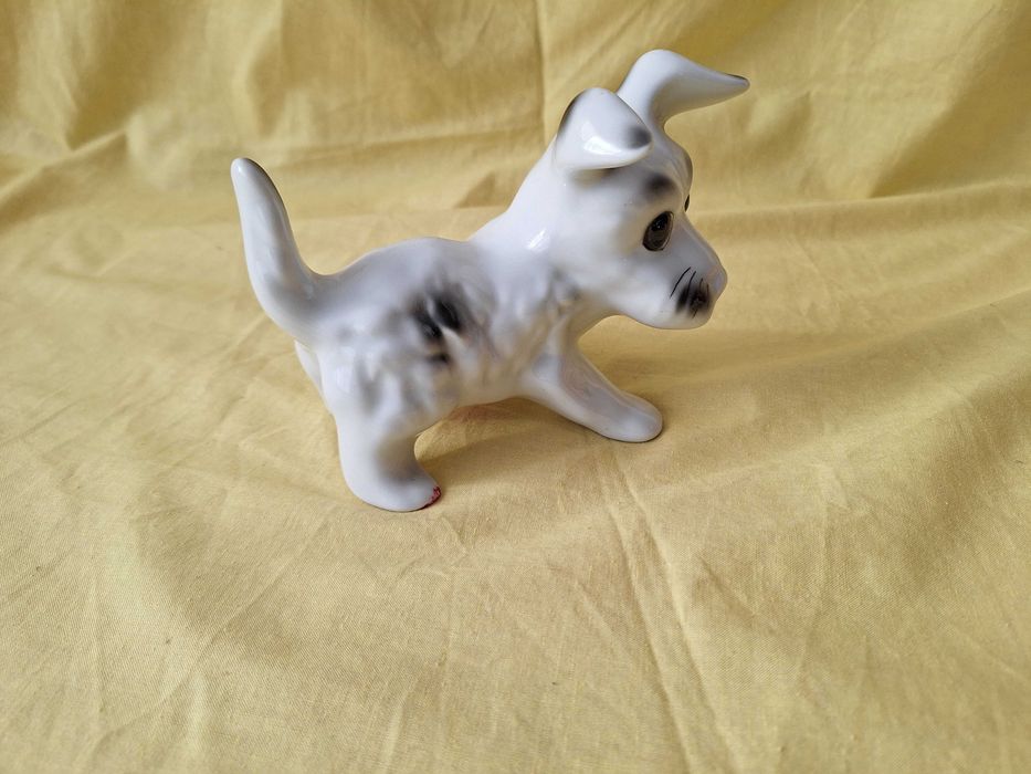 Bibelou catel confectionat din portelan - vechi