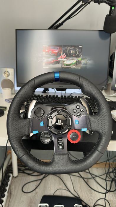 Волан Logitech G29+шифтър КАТО НОВИ Playstation 4 / Playstation 5 / PC