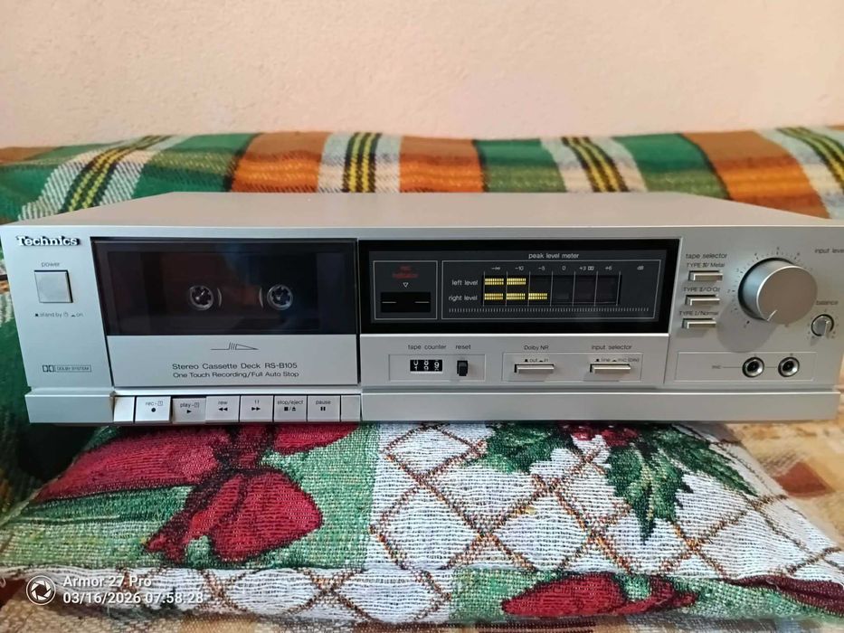 Продавам касетен дек TECHNICS RS-B105