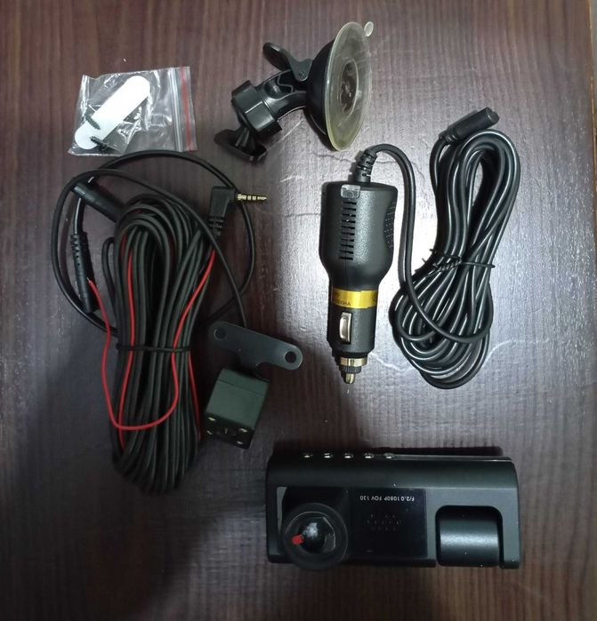 Cameră Auto Triplă FullHD – 3-în-1 Fata / Spate / Interior