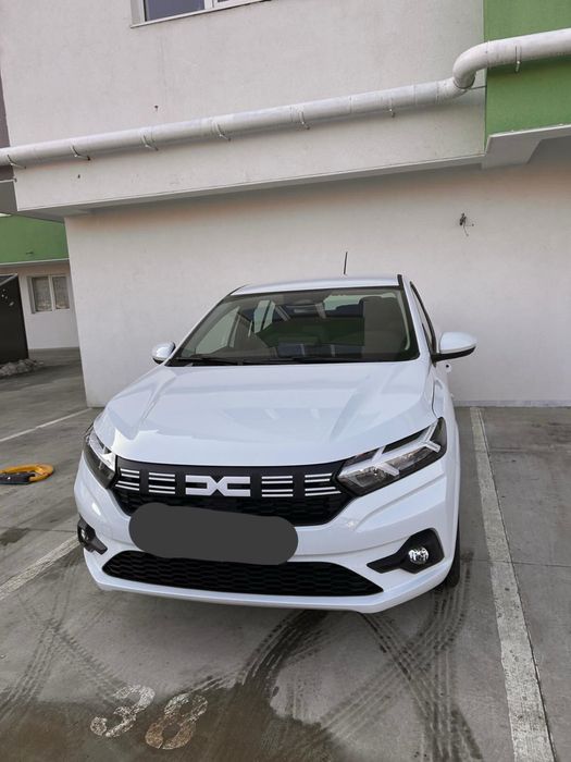 Inchiriez masini Logan 3 2025 bolt chirie