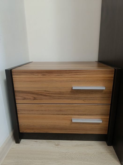 Стефани. Прикроватная тумба