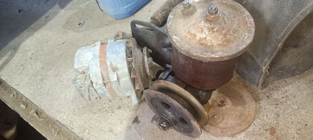 Продаётся запчасти на зил