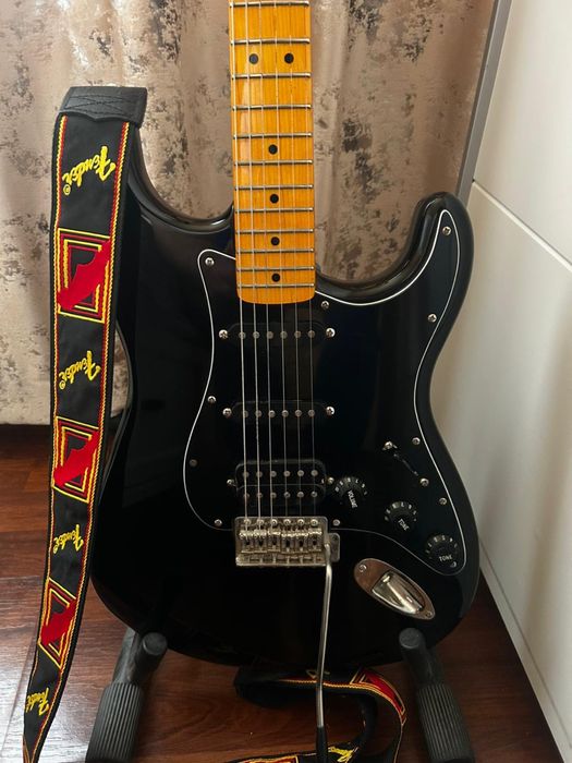 Chitara Fender Squier Stratocaster Classic Vibe 70s HSS (Black)