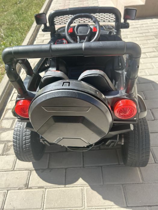 Детский электромобиль-внедорожник