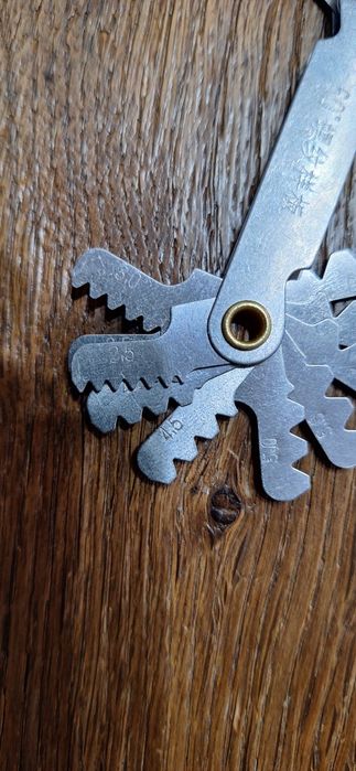 Измеритель шага резбы