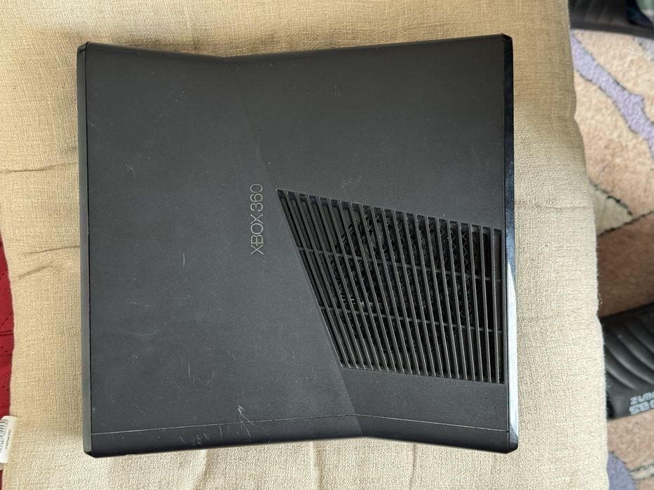 Consola Jocuri Xbox 360 Slim fara accesorii