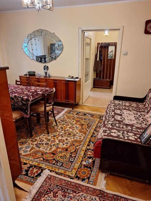 Proprietar vând apartament 2 camere zona Centrala bloc fara bulina