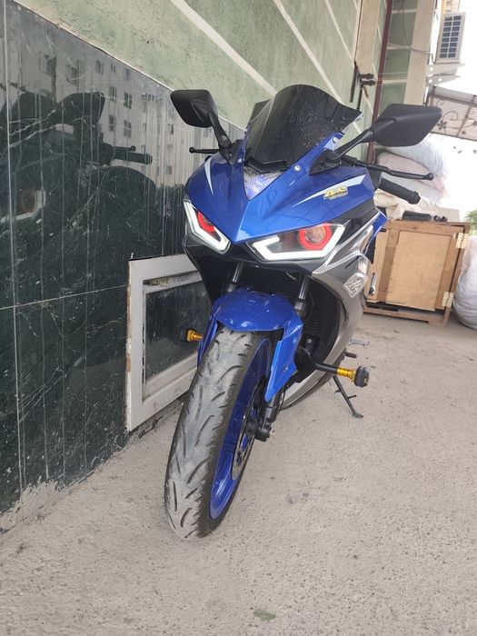 Biklend R3 motosikl