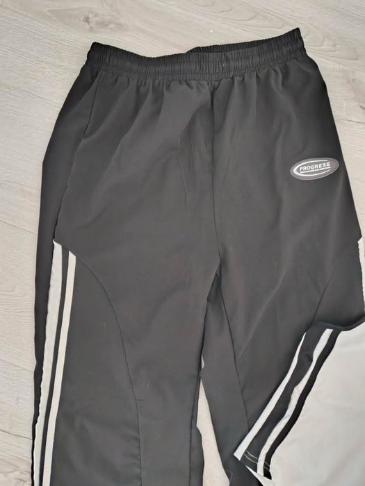 Дамски спортен комплект