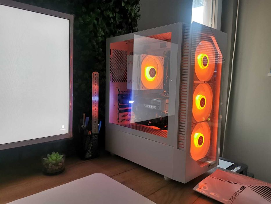 Компютърна кутия (PC Case) - Тhermaltake View 200 TG ARGB Mid Tower