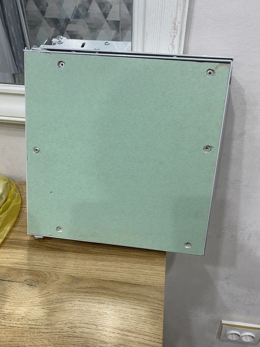 Продам универсальный люк Univeil