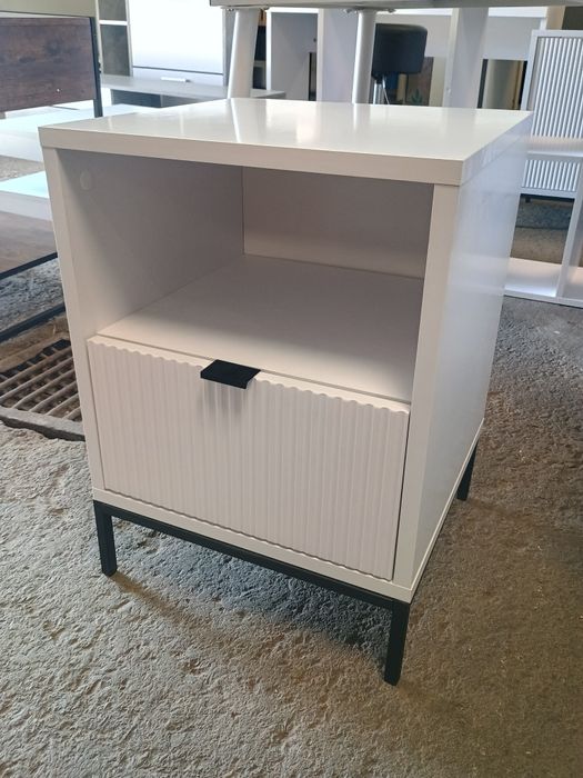 Нощно шкафче ново