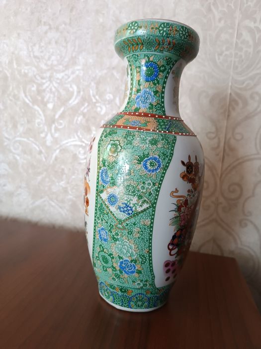 Ваза с восточным мотивом