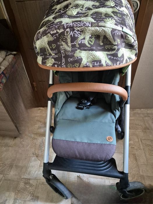 Бебешка  количка и столче за новородено на марката Cybex