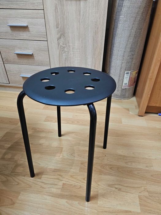 Черный табурет от IKEA