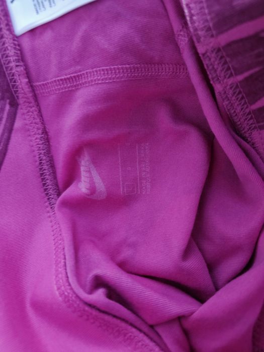 Nike оригинален дамски клин нов Л размер