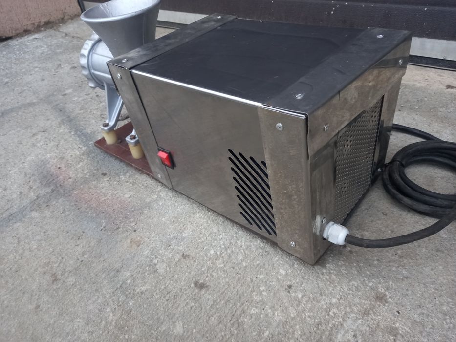 Masina tocat carne electrica
