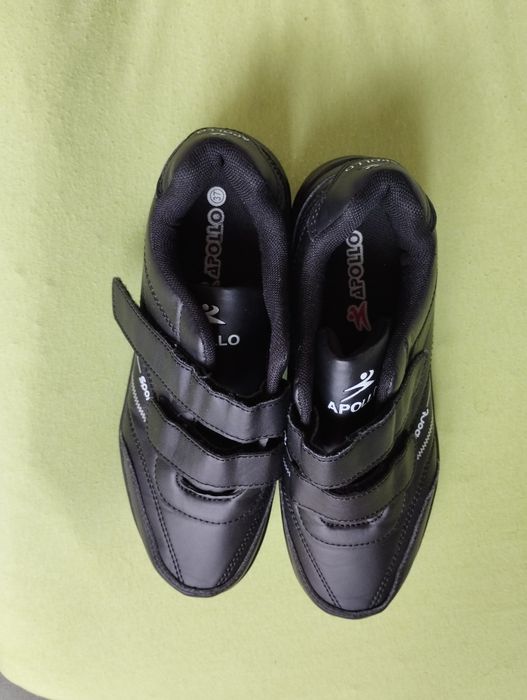 Дамски спортни обувки