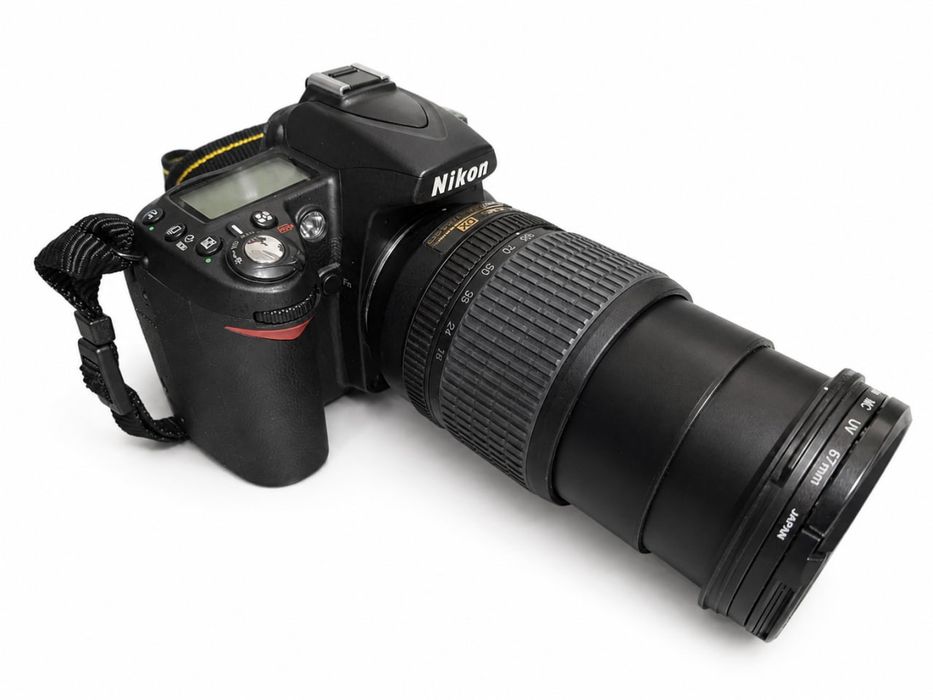 Профессиональный фотоаппарат Nikon D90 со стильной сумкой в комплекте