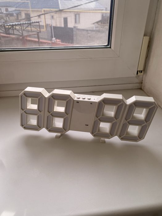 Электронные часы настенные/настольные