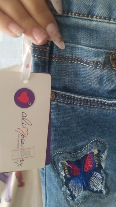 Продам джинсы новые