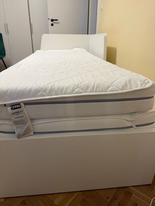 Чисто ново легло с два матрака