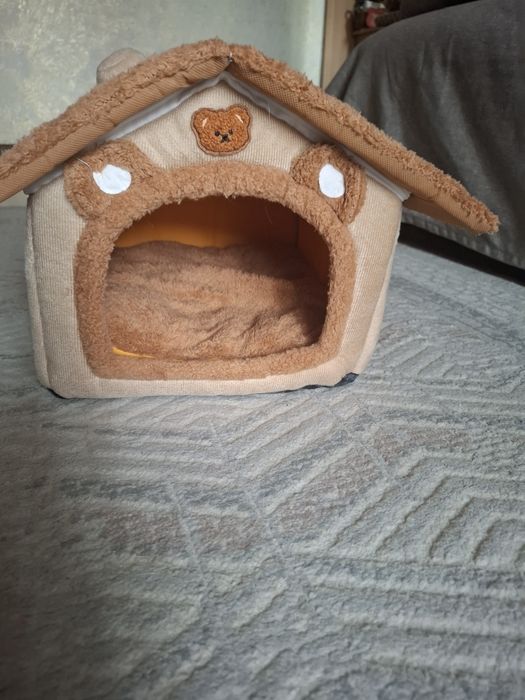 Домик для кошек и собак.