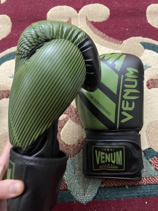 Перчатки для бокса